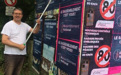 Opération collage à Pau